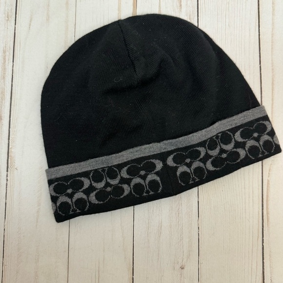 Coach 100% Merino Wool Beanie Hat One Size - Picture 1 of 8